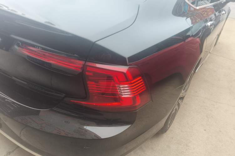 Used Volvo S90 2023 B5 Zhiyuan Luxury Edition Right Rear Taillight