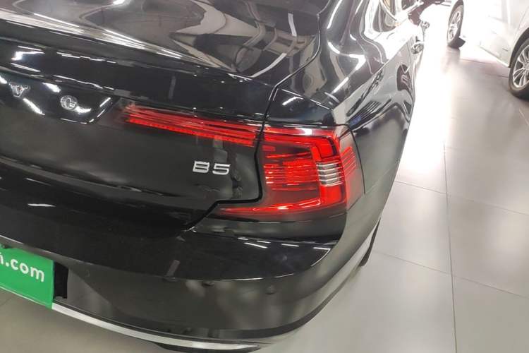 Used Volvo S90 2023 B5 Zhiyuan Luxury Edition Right Rear Taillight