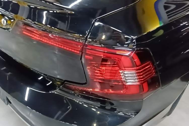 Used Volvo S90 2023 B5 Zhiyuan Luxury Edition Right Rear Taillight