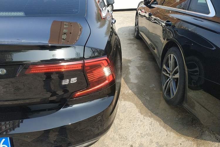 Used Volvo S90 2023 B5 Zhiyi Luxury Edition Right Rear Taillight