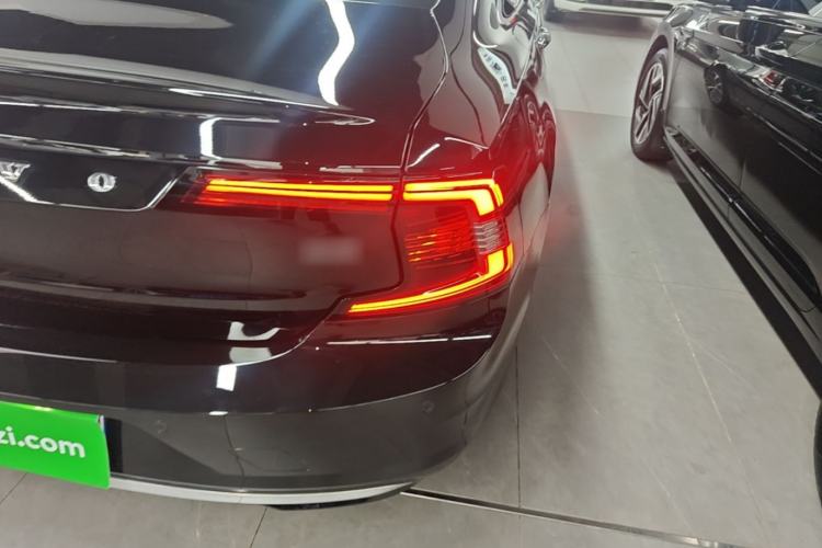 Used Volvo S90 2023 B5 Zhiyi Luxury Edition Right Rear Taillight