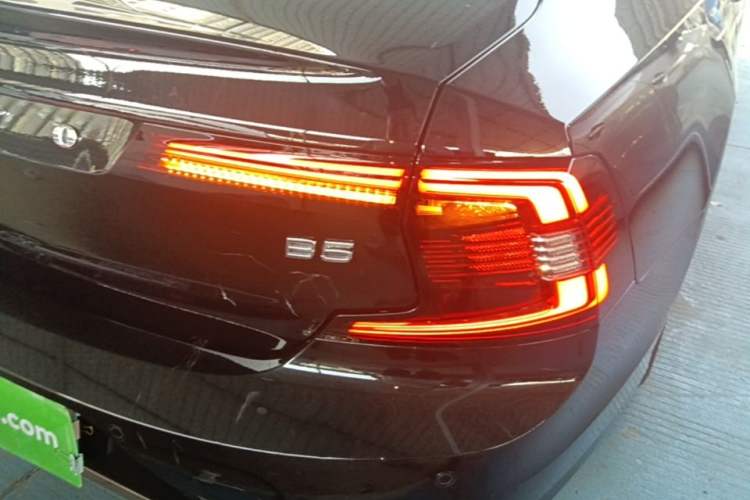 Used Volvo S90 2023 B5 Zhiyi Luxury Edition Right Rear Taillight