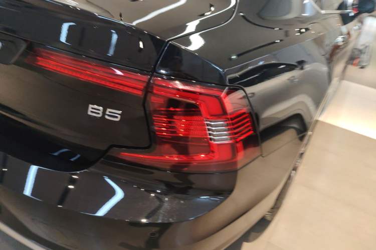 Used Volvo S90 2023 B5 Zhiyuan Luxury Edition Right Rear Taillight