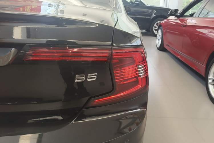 Used Volvo S90 2023 B5 Zhiyi Luxury Edition Right Rear Taillight