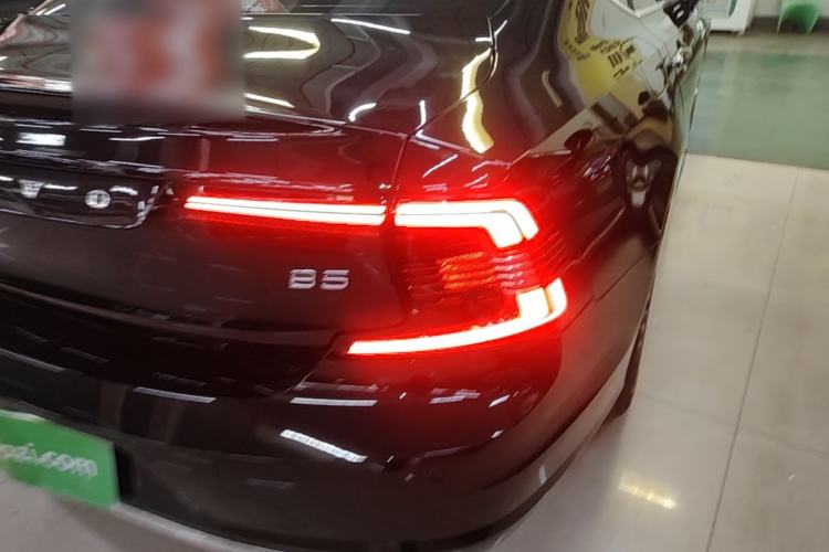 Used Volvo S90 2023 B5 Zhiyi Luxury Edition Right Rear Taillight