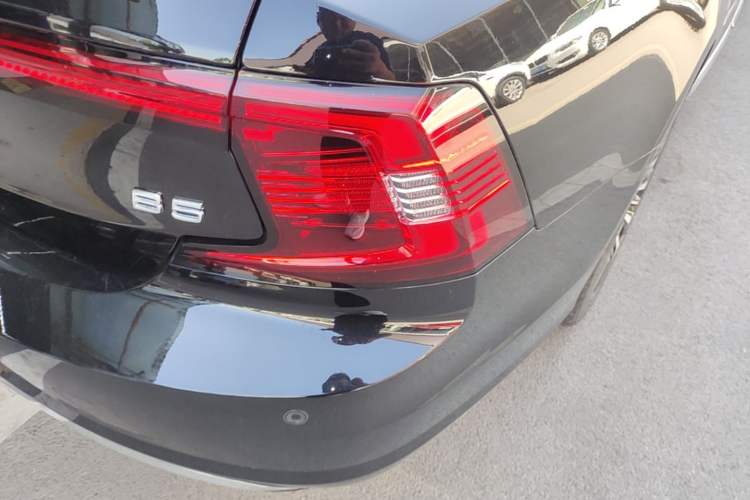 Used Volvo S90 2023 B5 Zhiyi Luxury Edition Right Rear Taillight