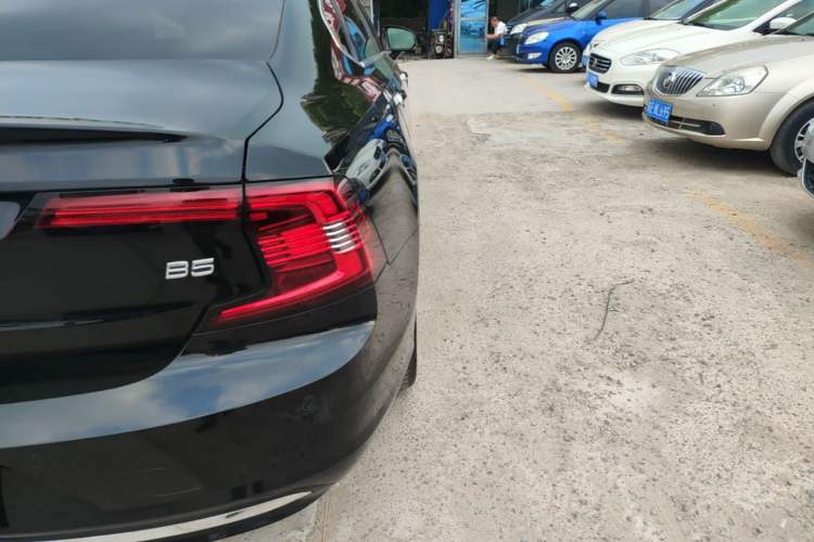 Used Volvo S90 2023 B5 Zhiyuan Luxury Edition Right Rear Taillight