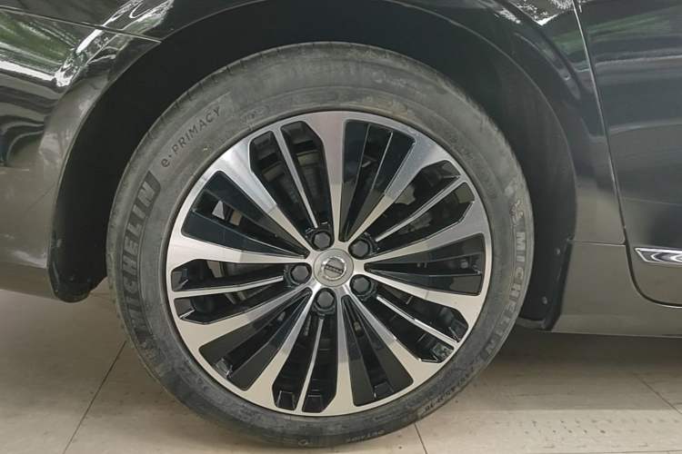 Used Volvo S90 2023 B5 Zhiyi Luxury Edition Right Rear Wheel Hub