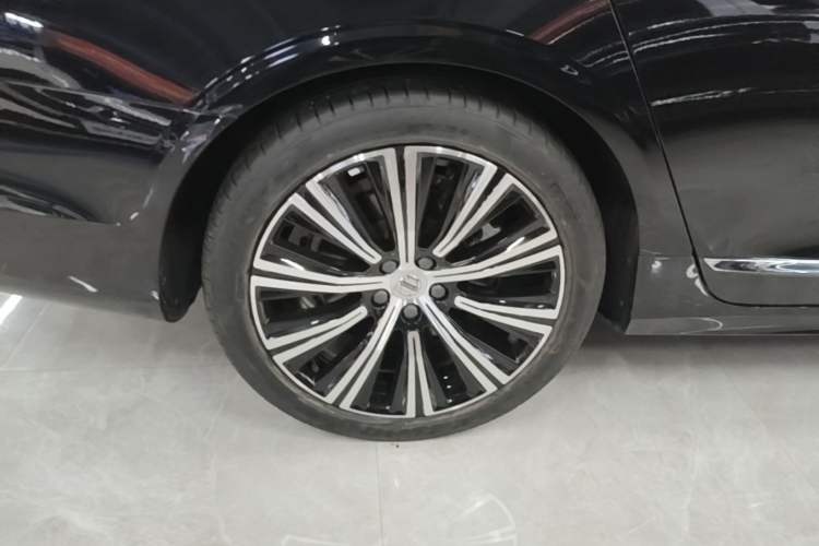 Used Volvo S90 2023 B5 Zhiyuan Luxury Edition Right Rear Wheel Hub
