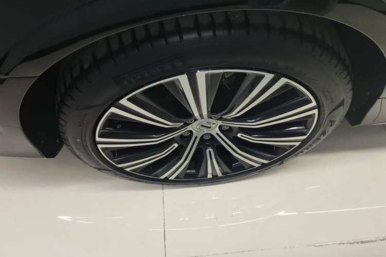 Used Volvo S90 2023 B5 Zhiyuan Luxury Edition Right Rear Wheel Hub