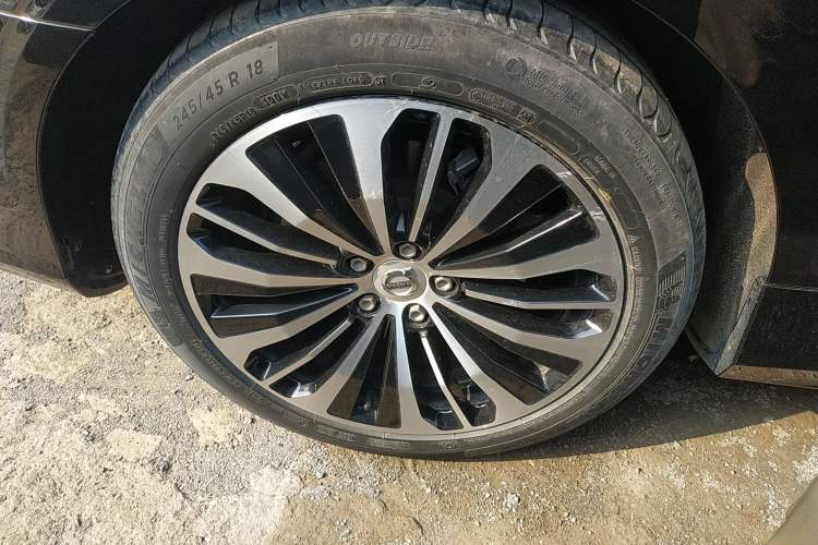 Used Volvo S90 2023 B5 Zhiyi Luxury Edition Right Rear Wheel Hub