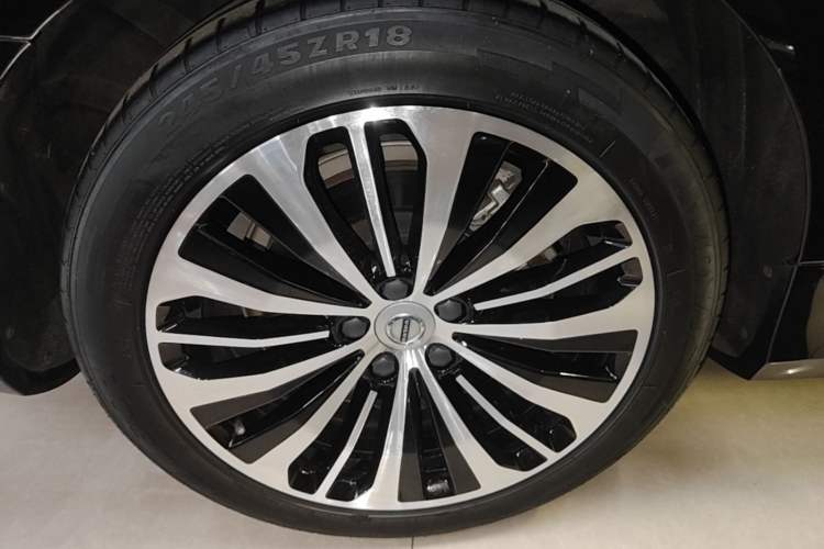 Used Volvo S90 2023 B5 Zhiyi Luxury Edition Right Rear Wheel Hub