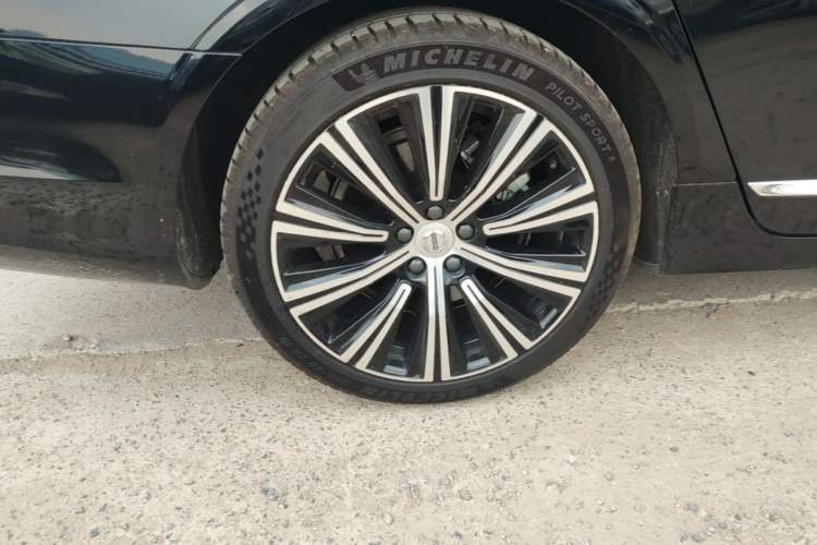Used Volvo S90 2023 B5 Zhiyuan Luxury Edition Right Rear Wheel Hub