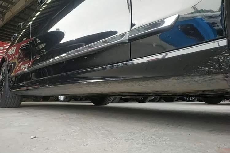 Used Volvo S90 2023 B5 Zhiyi Luxury Edition Right Side Sill