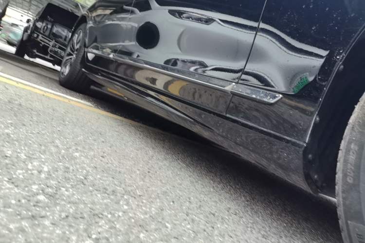 Used Volvo S90 2023 B5 Zhiyi Luxury Edition Right Side Sill