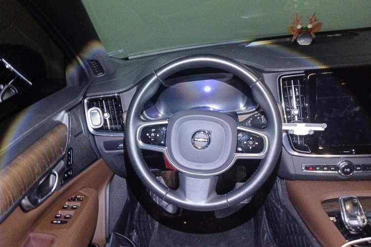 Used Volvo S90 2023 B5 Zhiyuan Luxury Edition Steering Wheel