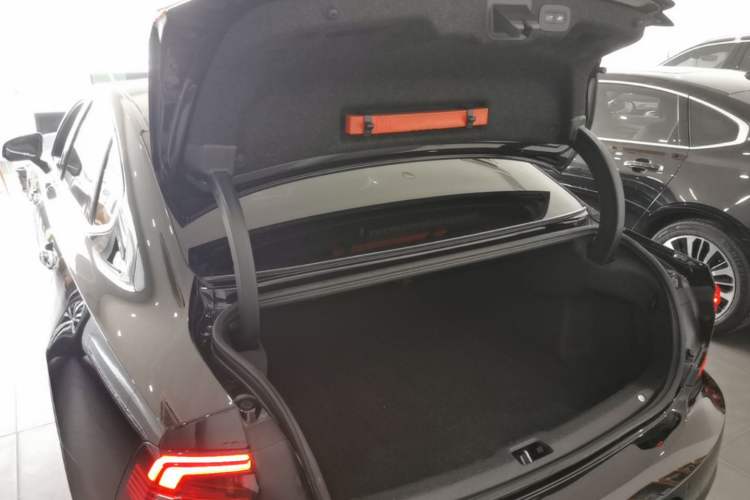 Used Volvo S90 2023 B5 Luxury Smart Edition Trunk