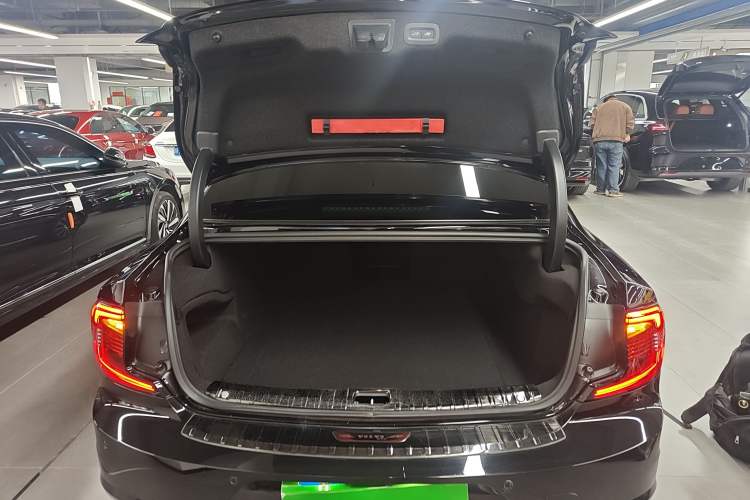 Used Volvo S90 2023 B5 Zhiyuan Luxury Edition Trunk
