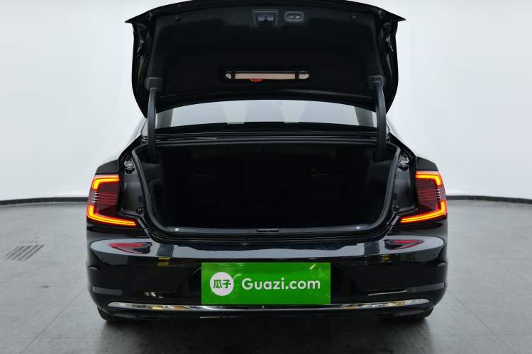 Used Volvo S90 2023 B5 Luxury Smart Edition Trunk