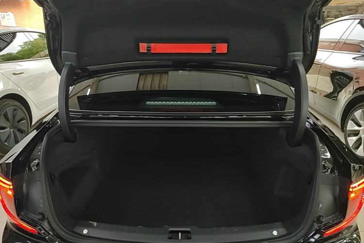 Used Volvo S90 2023 B5 Zhiyi Luxury Edition Trunk