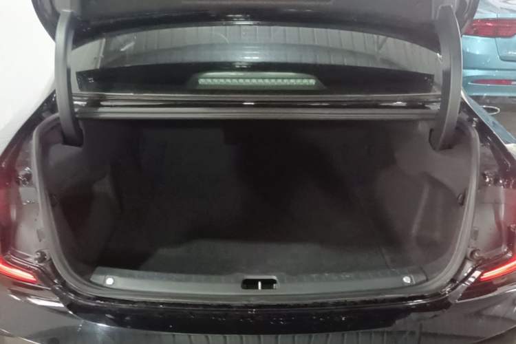 Used Volvo S90 2023 B5 Zhiyi Luxury Edition Trunk