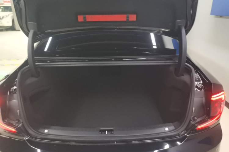 Used Volvo S90 2023 B5 Zhiyuan Luxury Edition Trunk