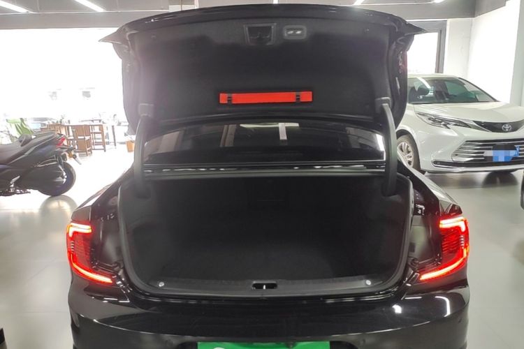 Used Volvo S90 2023 B5 Zhiyuan Luxury Edition Trunk