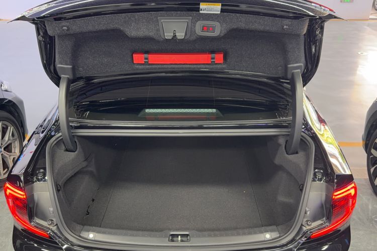 Used Volvo S90 2023 B5 Zhiyi Luxury Edition Trunk