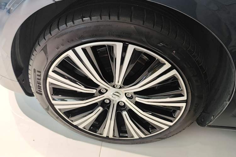 Used Volvo S90 2023 B5 Zhiyuan Luxury Edition Left Front Wheel Hub