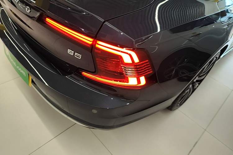 Used Volvo S90 2023 B5 Zhiyuan Luxury Edition Right Rear Taillight