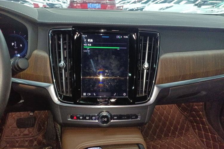 Used Volvo S90 2023 B5 Zhiyuan Luxury Edition Audio And AC Panel