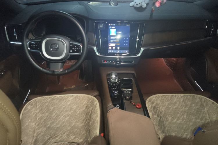 Used Volvo S90 2023 B5 Zhiyuan Luxury Edition Center Console