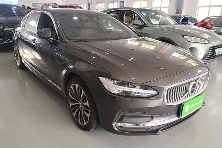 Used Volvo S90 2023 B5 Zhiyi Luxury Edition Front Right 45 Deg