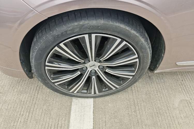 Used Volvo S90 2023 B5 Zhiyuan Luxury Edition Left Front Wheel Hub