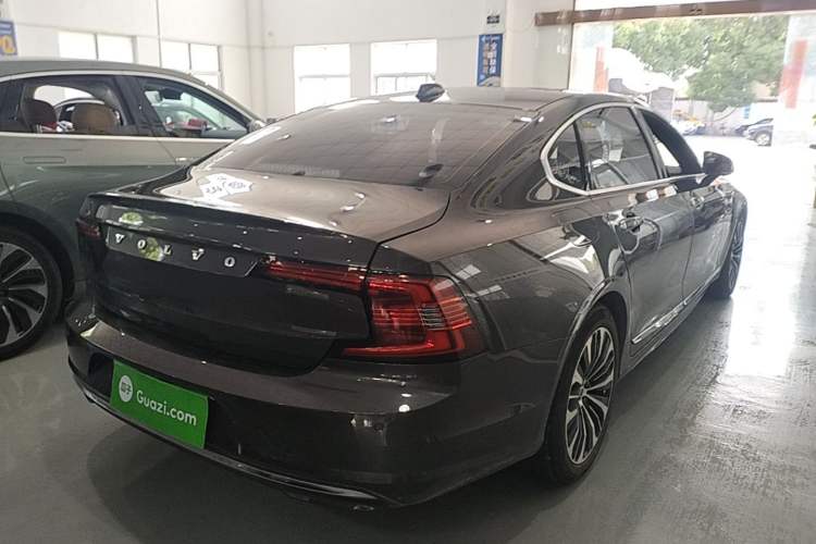 Used Volvo S90 2023 B5 Zhiyi Luxury Edition Rear Right 45 Deg