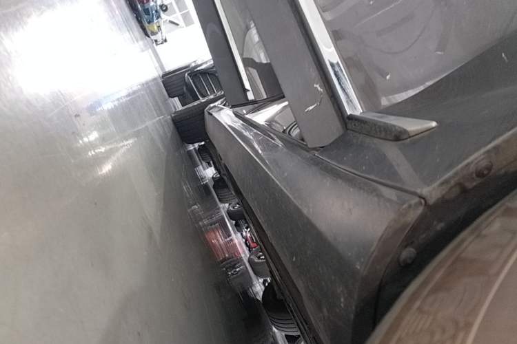 Used Volvo S90 2023 B5 Zhiyi Luxury Edition Right Side Sill