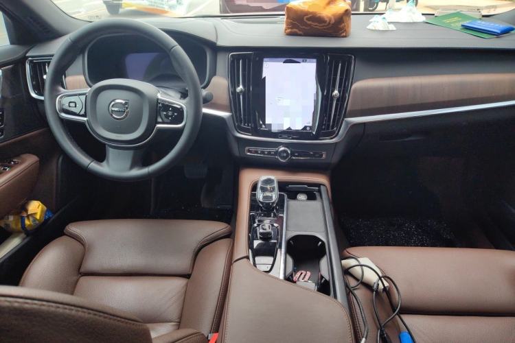 Used Volvo S90 2023 B5 Zhiyuan Luxury Edition Center Console