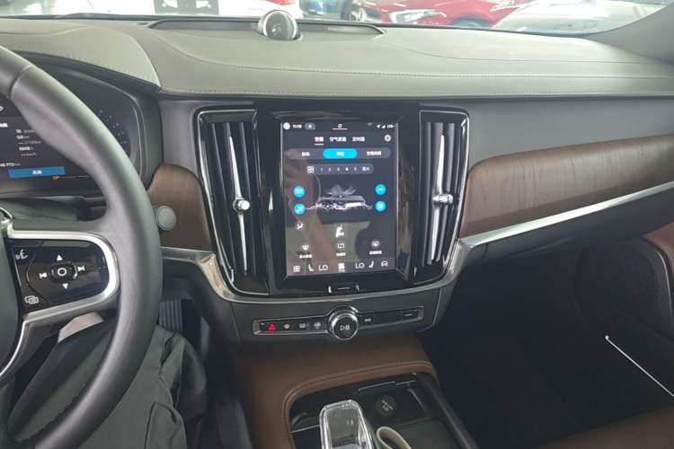 Used Volvo S90 2023 B5 Zhiyuan Luxury Edition Audio And AC Panel