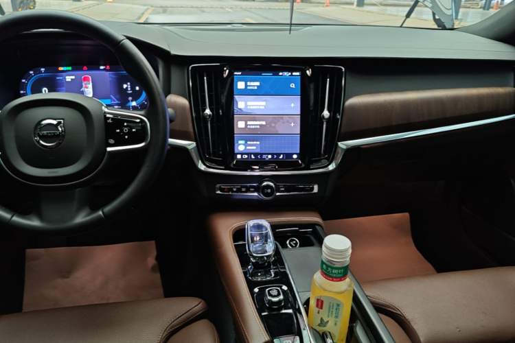 Used Volvo S90 2023 B5 Zhiyuan Luxury Edition Audio And AC Panel