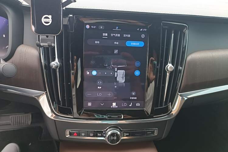 Used Volvo S90 2023 B5 Zhiyuan Luxury Edition Audio And AC Panel
