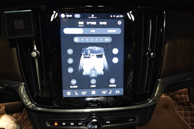 Used Volvo S90 2023 B5 Zhiyuan Luxury Edition Audio And AC Panel