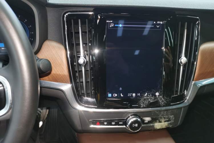 Used Volvo S90 2023 B5 Zhiyi Luxury Edition Audio And AC Panel