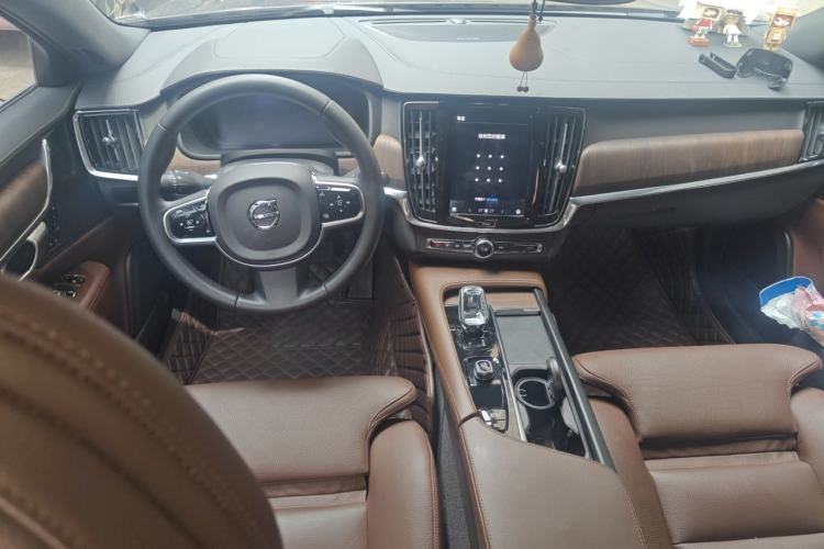 Used Volvo S90 2023 B5 Zhiyuan Luxury Edition Center Console