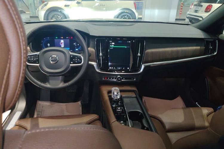 Used Volvo S90 2023 B5 Zhiyuan Luxury Edition Center Console
