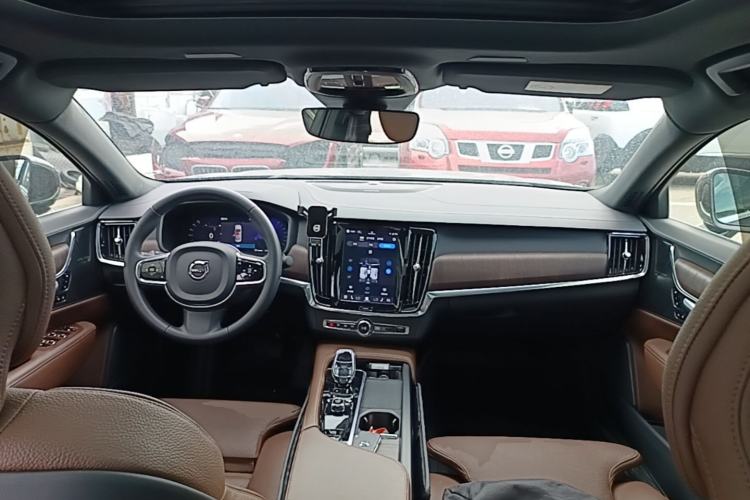 Used Volvo S90 2023 B5 Zhiyuan Luxury Edition Center Console