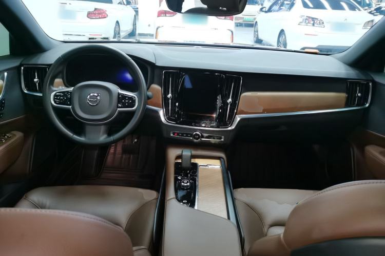 Used Volvo S90 2023 B5 Zhiyi Luxury Edition Center Console