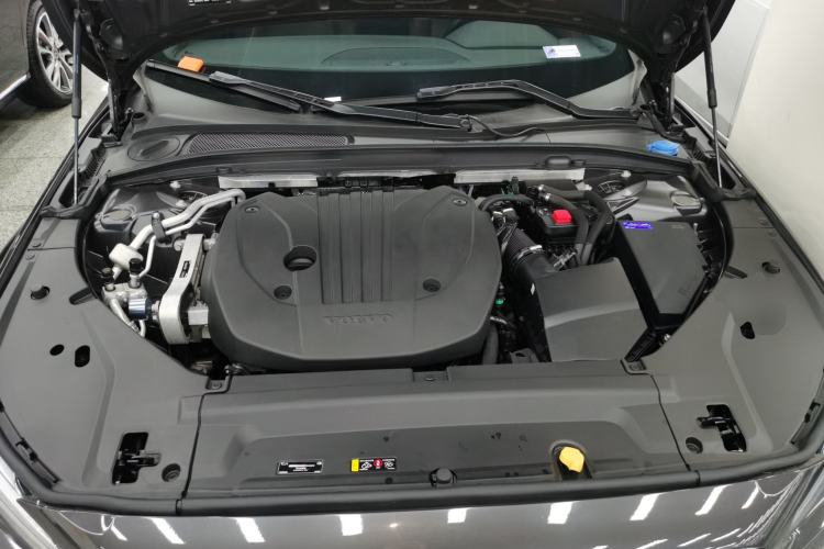Used Volvo S90 2023 B5 Zhiyi Luxury Edition Engine Bay