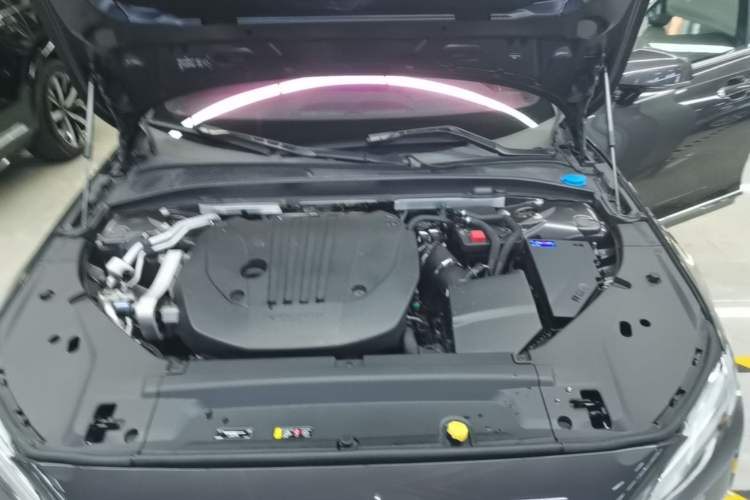 Used Volvo S90 2023 B5 Zhiyuan Luxury Edition Engine Bay