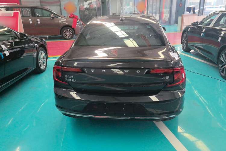 Used Volvo S90 2023 B5 Zhiyi Luxury Edition Exterior 4