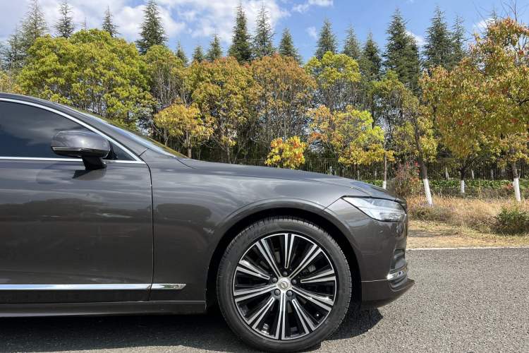Used Volvo S90 2023 B5 Zhiyuan Luxury Edition Exterior 9